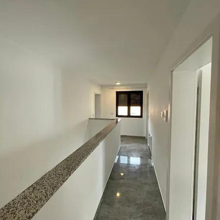 Im Haus Zu Vermieten Lang/kurzfristig Burglengenfeld